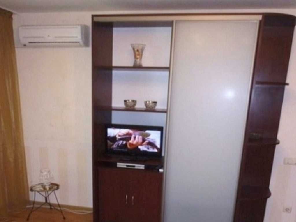 Modern Apartment Near Metro with Full Amenities