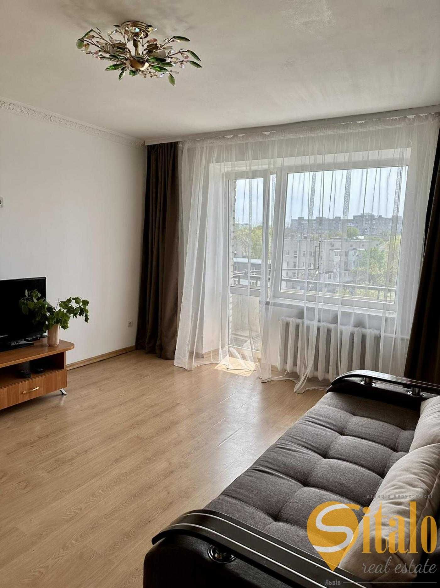 Cozy 1-Bedroom Apartment with Wardrobe and Balcony in Lviv