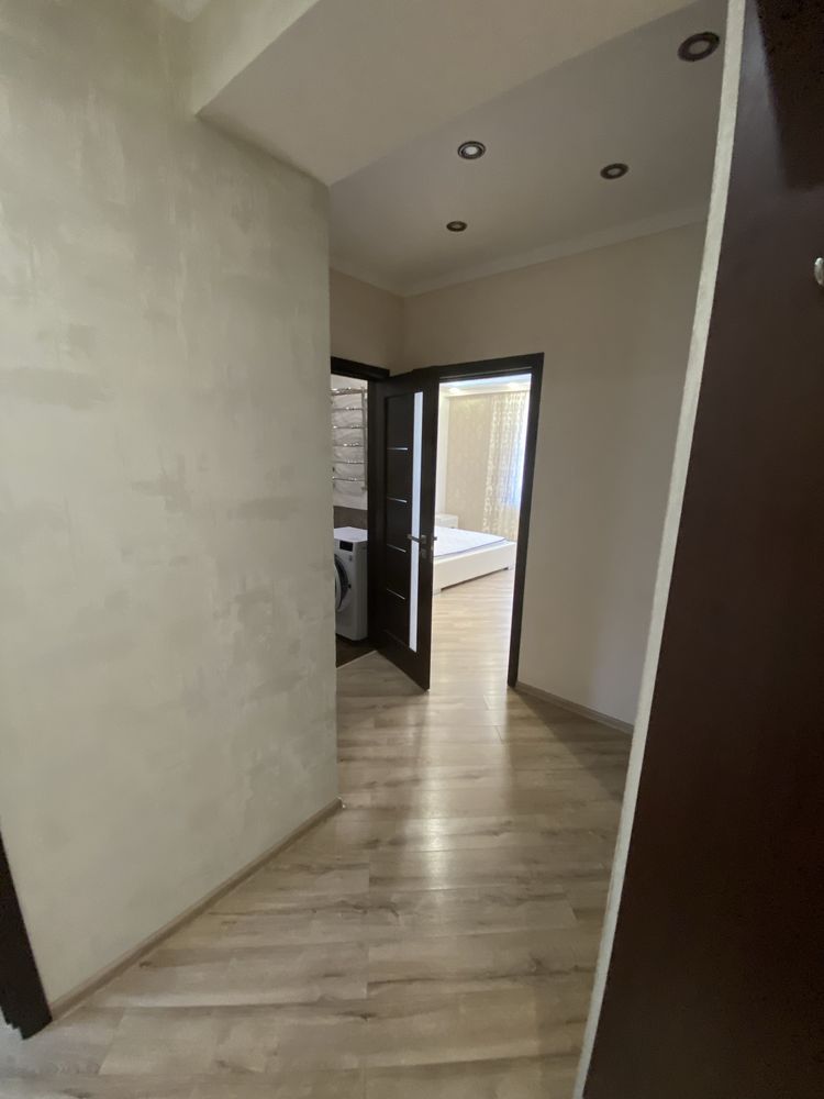 3-Room Apartment on Khyry Street with Comfortable Layout and Amenities