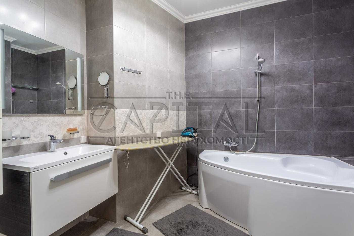 Spacious 130m² Apartment in Panorama na Pechersku Complex