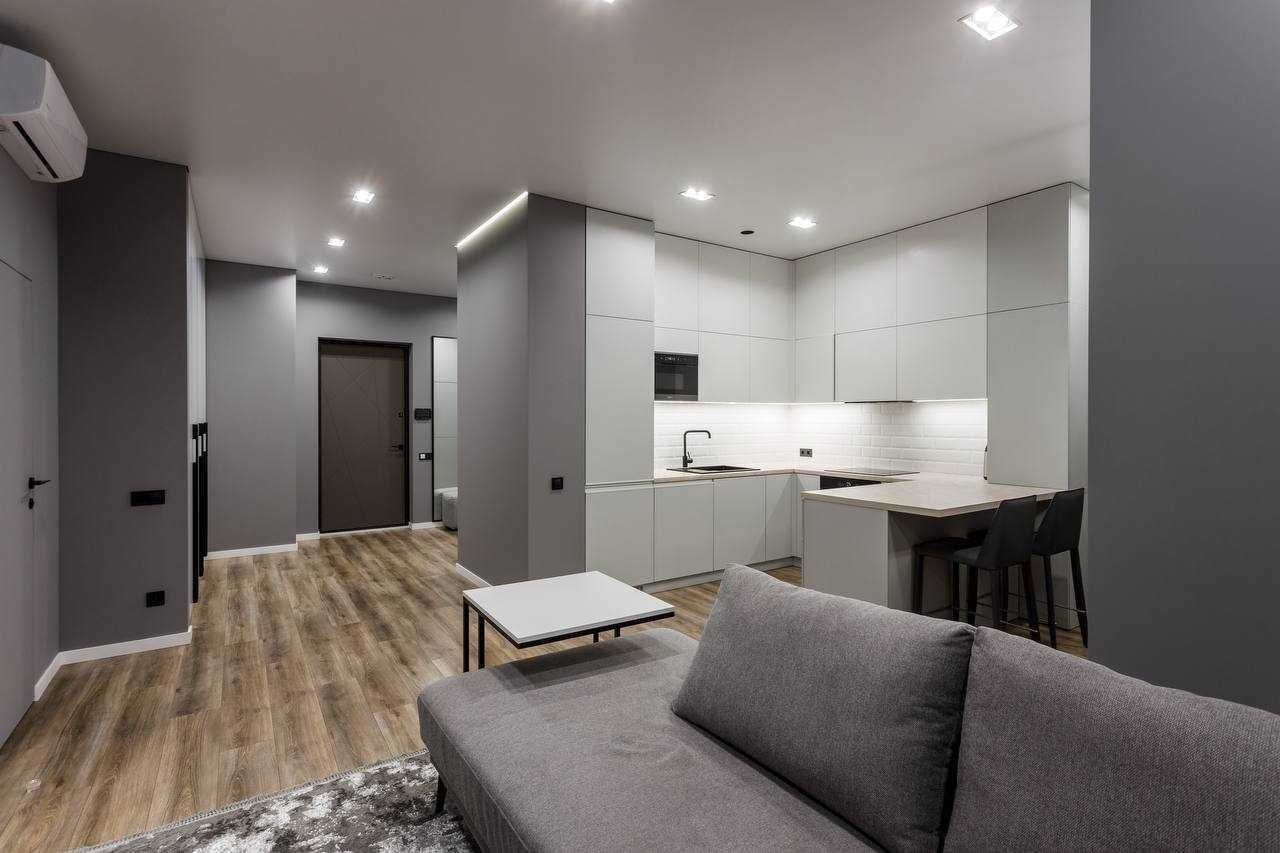 Spacious 1-bedroom apartment with designer renovation near Republic Mall