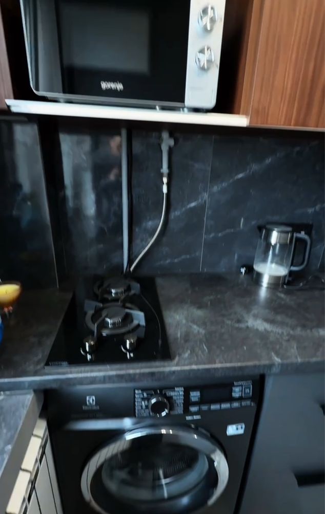 9th Floor Fully Furnished Apartment with Built-in Kitchen
