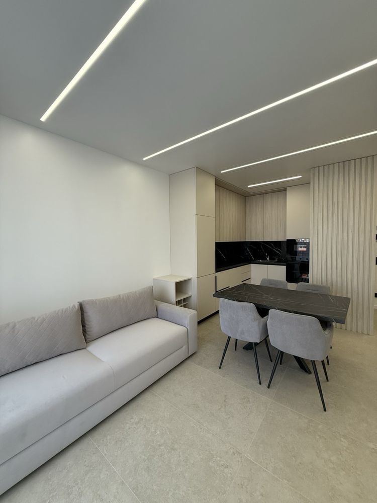 Modern Designer 1.5-Room Apartment in Premium Complex