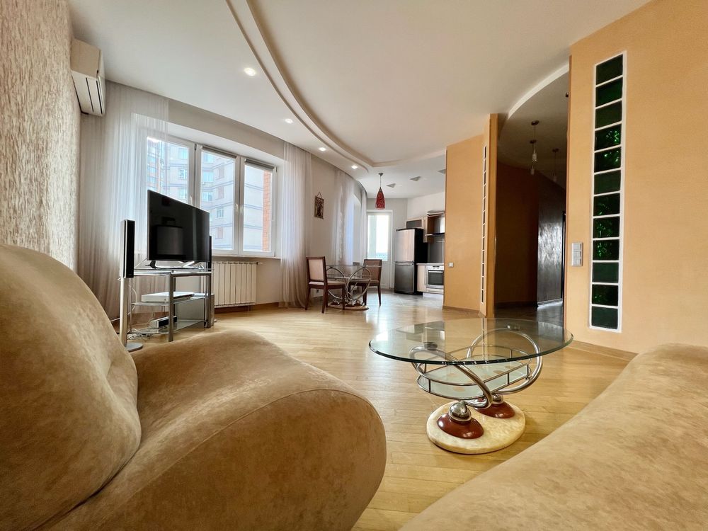 3-Room Apartment in Oasis Complex, Obolon Embankment