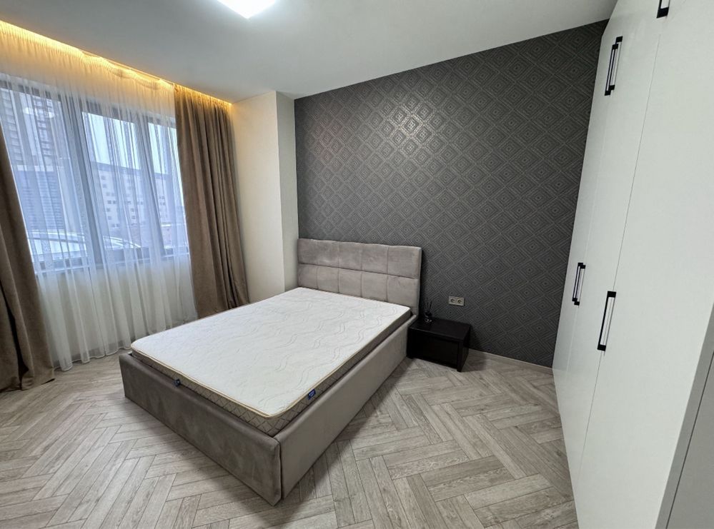 Modern 3-Room Apartment Near Metro with Designer Renovation
