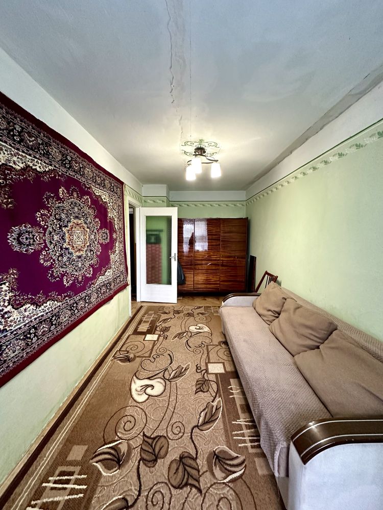 2-Room Apartment on Hrinchenko Street, Central Location