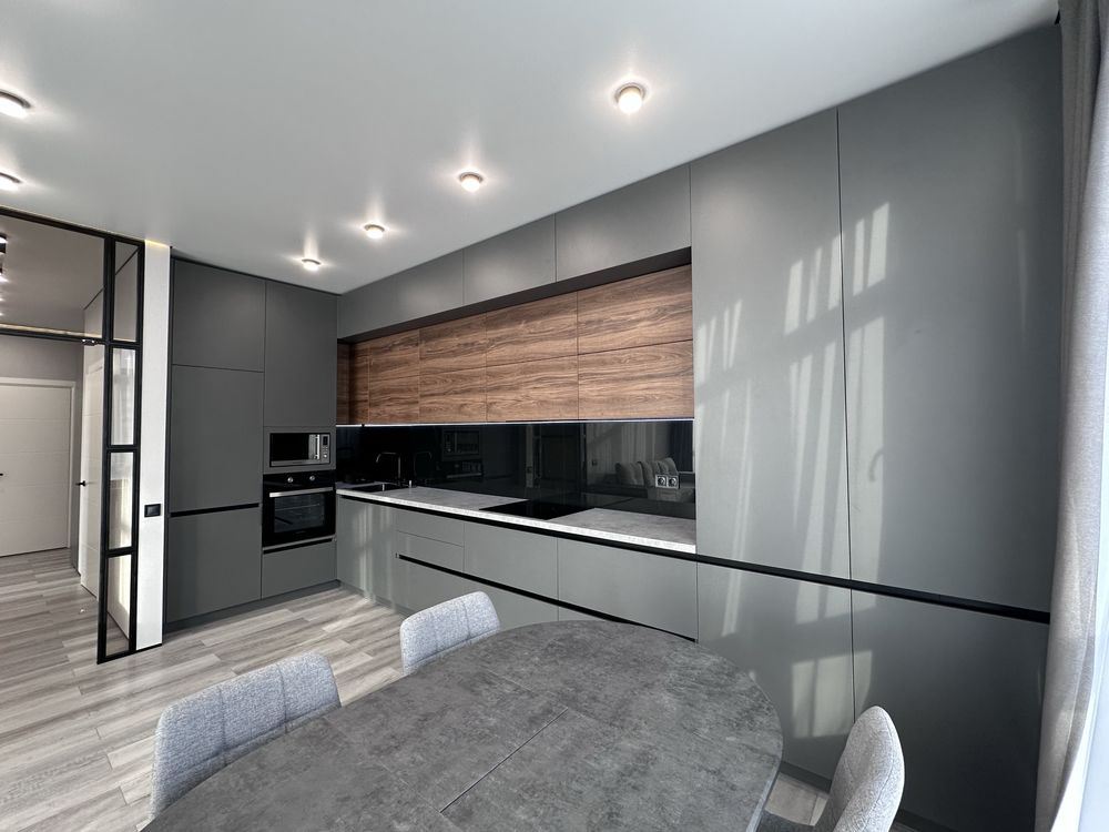 Comfortable 2-room apartment with designer renovation and panoramic sunset view