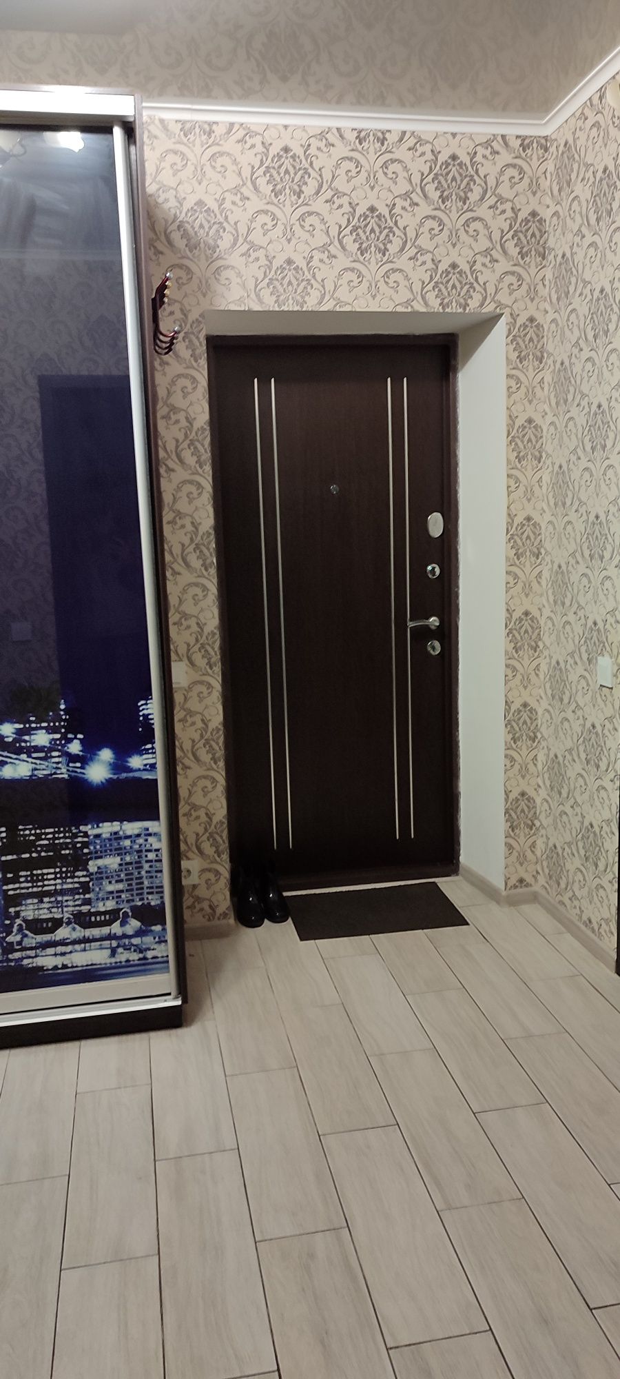 Warm, Bright One-Bedroom Apartment in Sakura Complex
