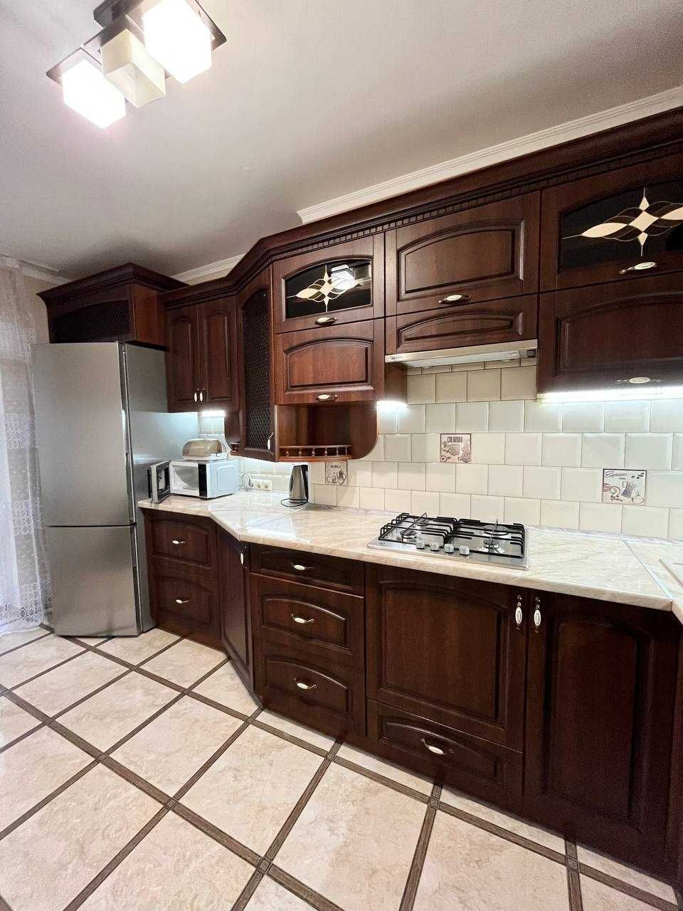 3-Room Apartment on Zelena Street with Parking and Balconies