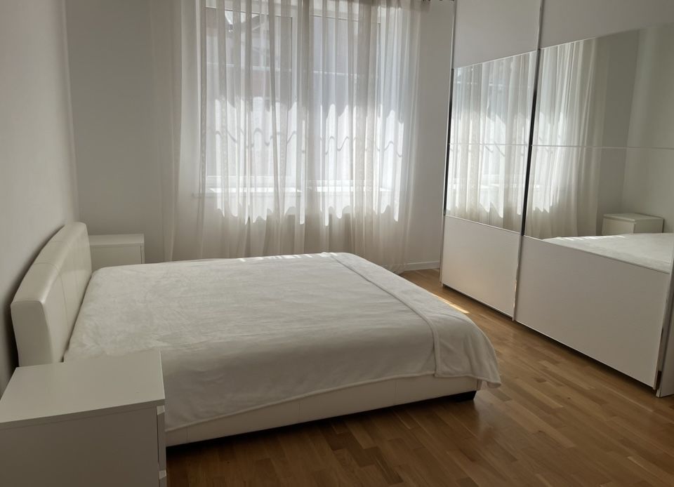 2-Room Apartment with Underground Parking near Southern Market