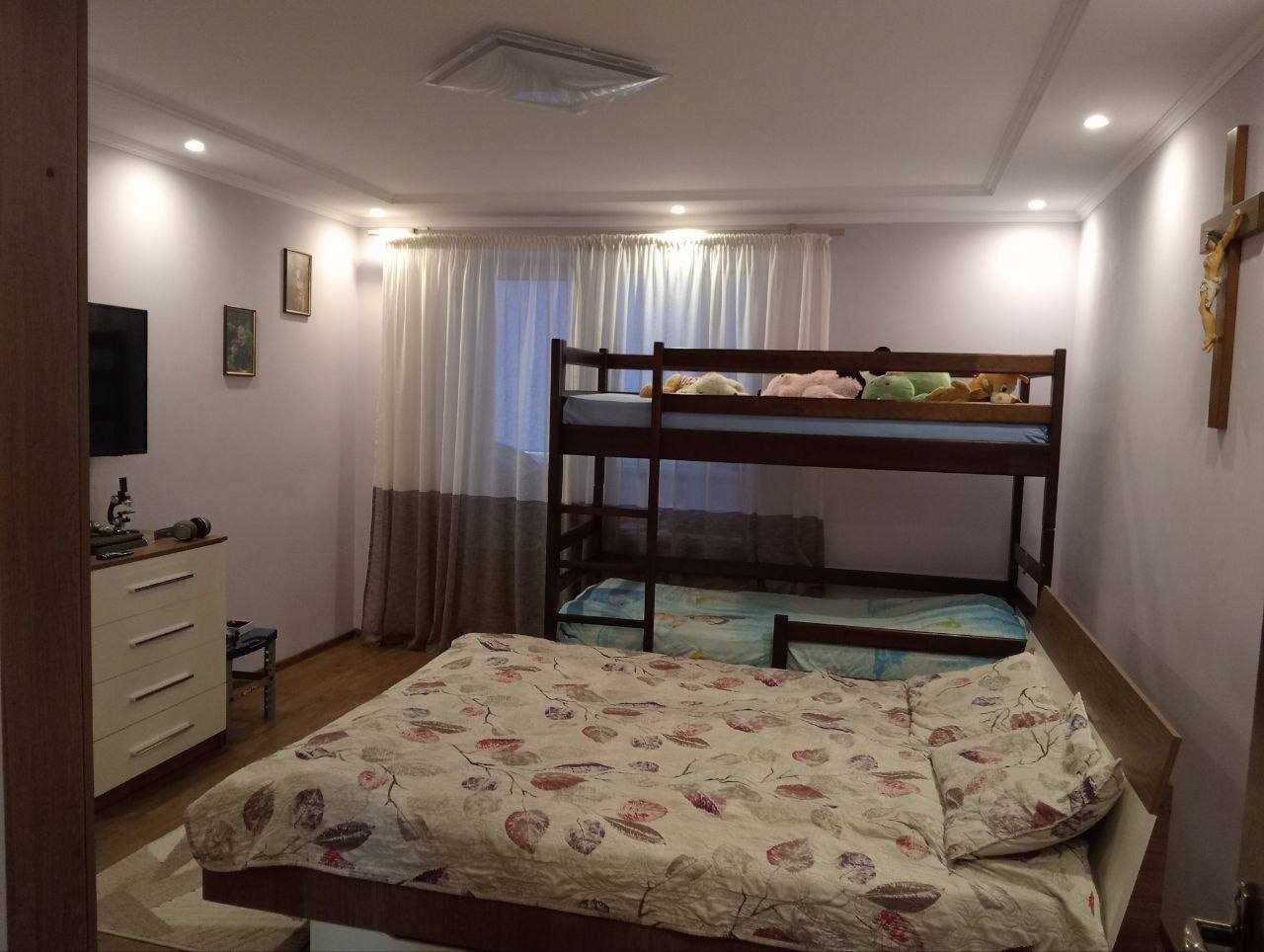 Spacious 3-Room Apartment in Quiet, Green Neighborhood
