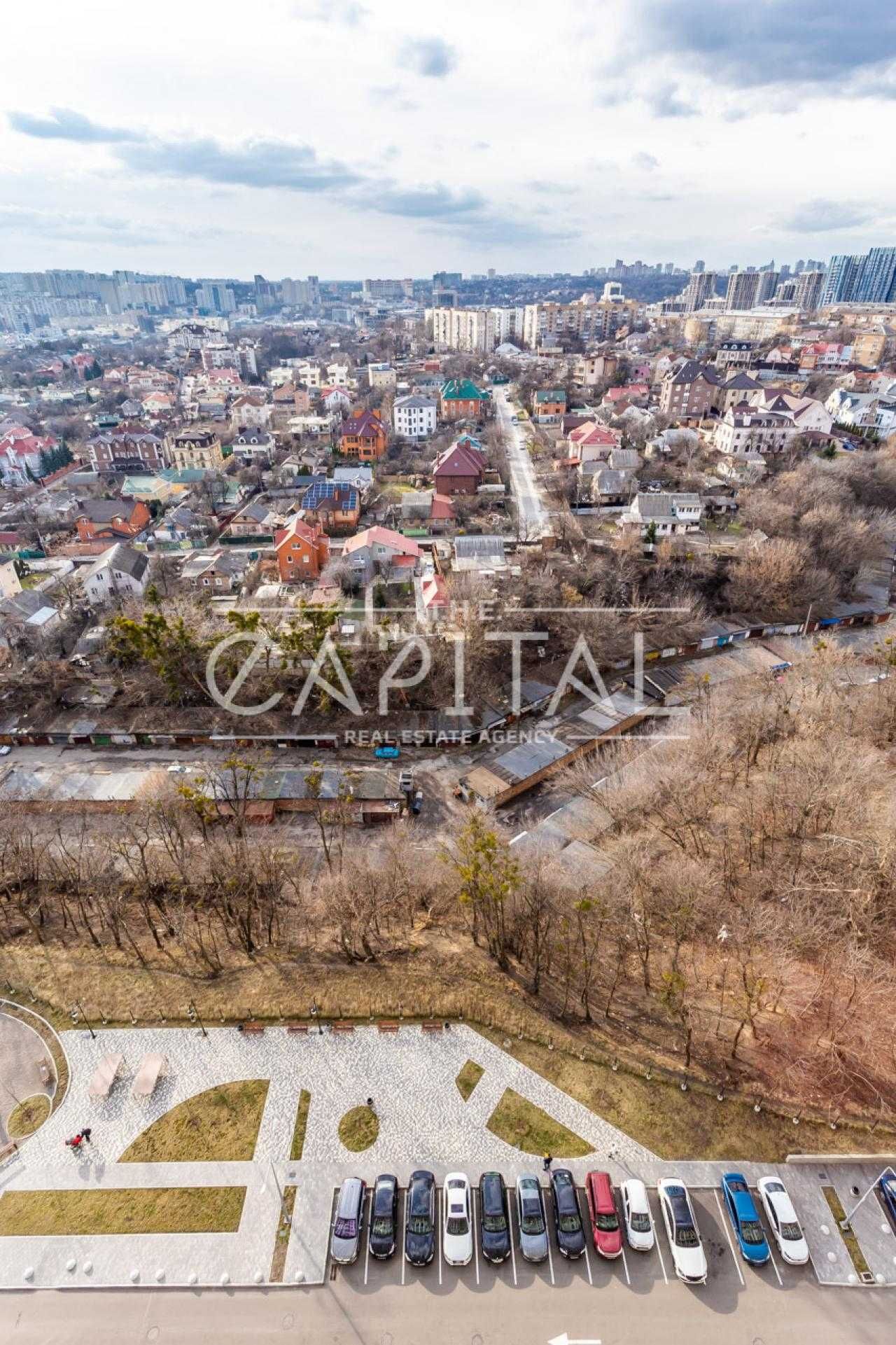 Designer 2-bedroom apartment with panoramic city views