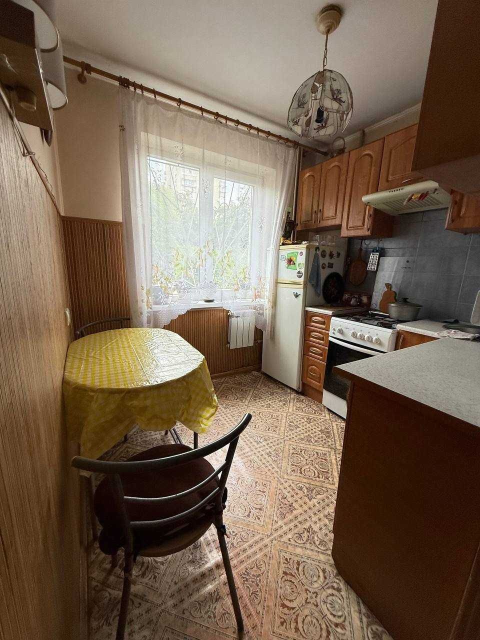 1-Room Apartment on Chornovola Street near McDonald's