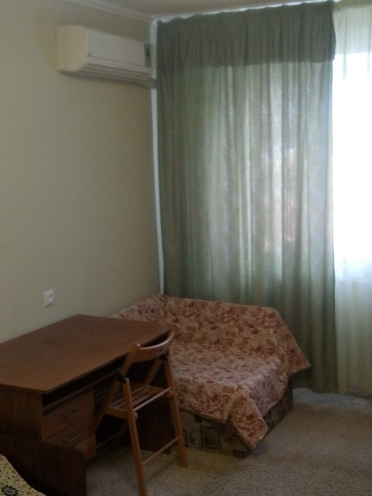 Cozy 1-Bedroom Apartment Near Darnytsia Park