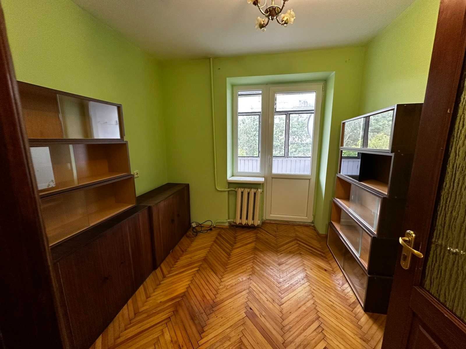 4-Room Apartment on Petlyury Street, 5th Floor, Fully Furnished