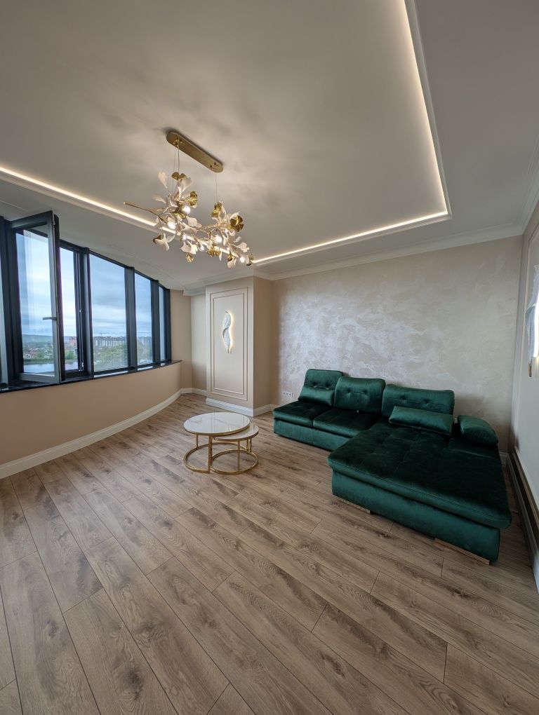 3-Bedroom Apartment in Parus Complex near City Lake