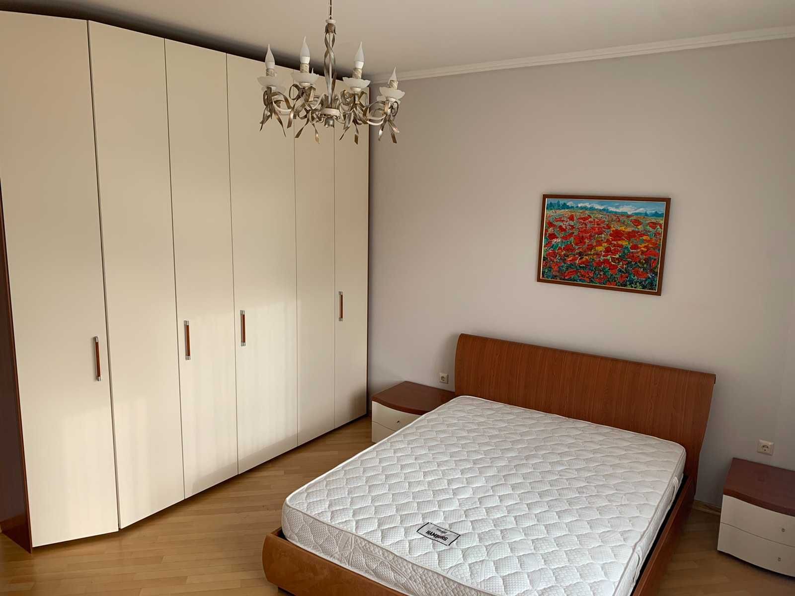 Three-bedroom apartment in Arkadia Complex on Uiutna Street with Pool