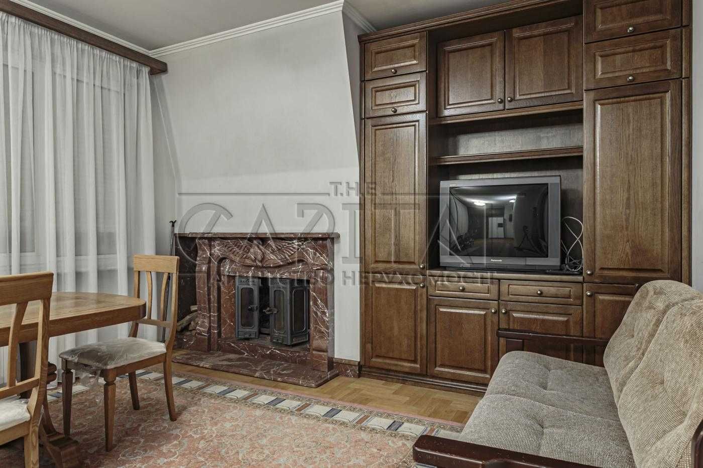 Spacious 4-Bedroom Apartment Near Olympic Metro Station