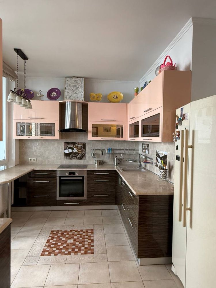 Spacious Sea View Apartment with Parking
