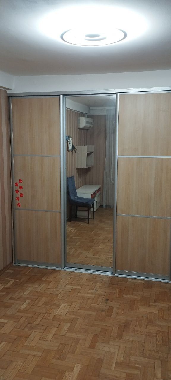 Spacious 2-Room Apartment with Large Loggia on Avtozavodska Street