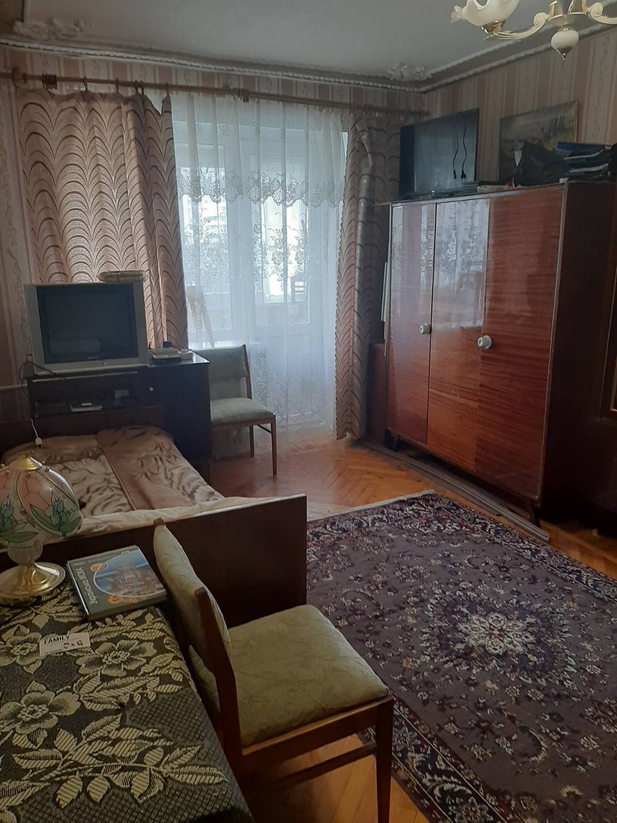 1-Bedroom Apartment Near Maselskogo Metro Station