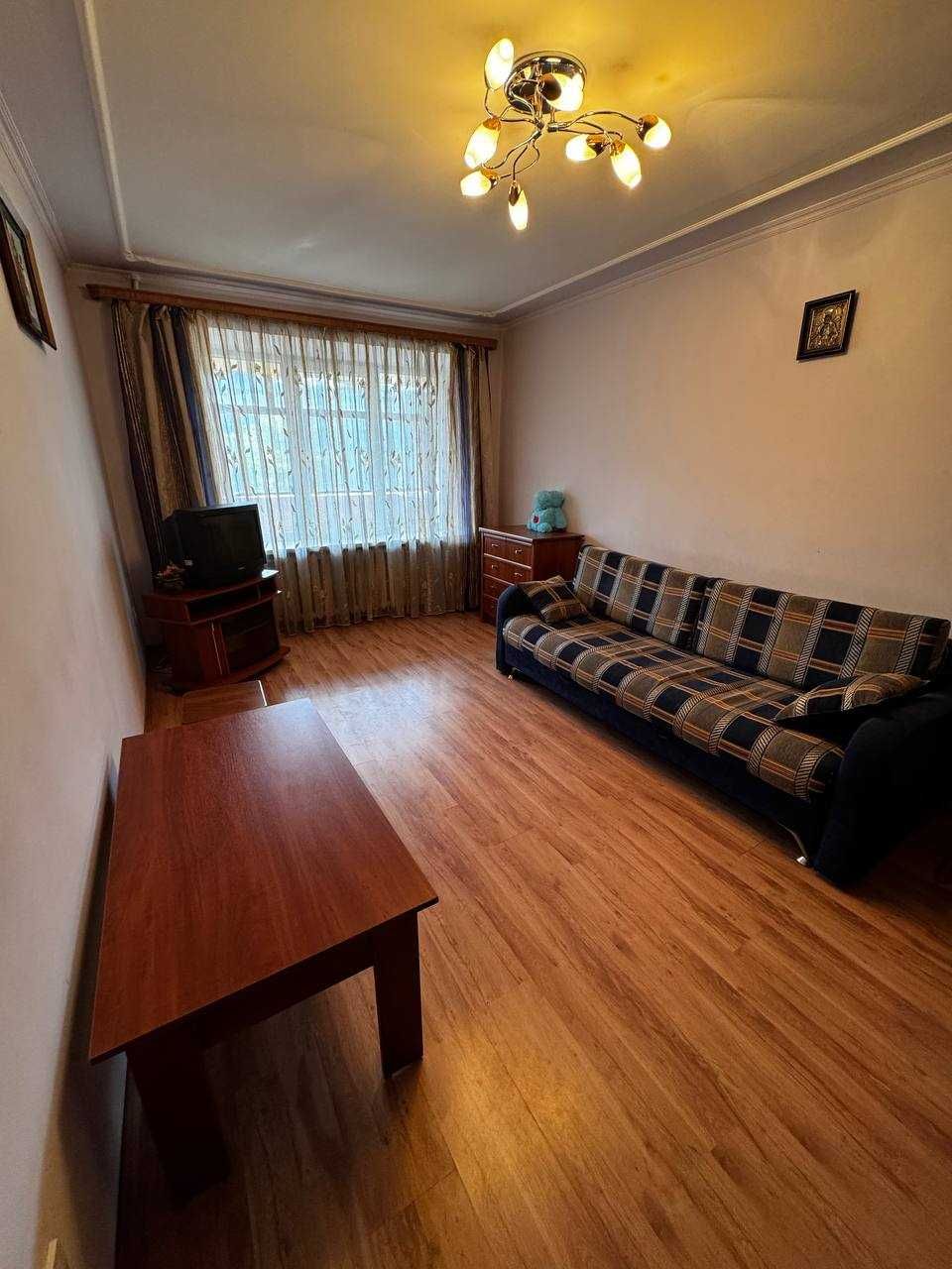 1-Room Apartment near Market with Large Balcony