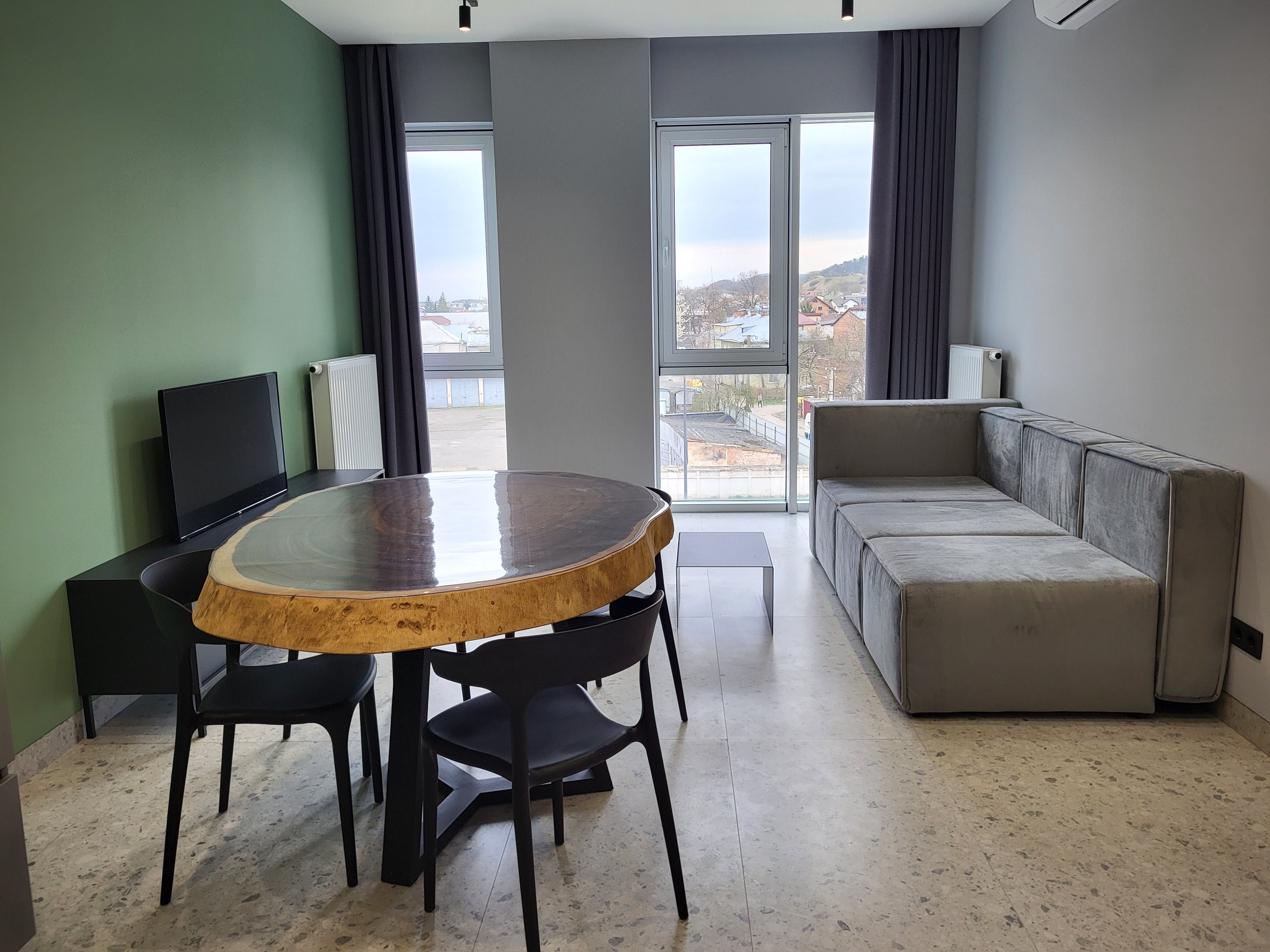 Modern Loft-Style 1-Bedroom Apartment with Storage