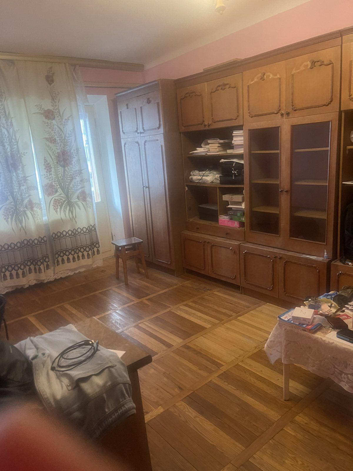 One-bedroom apartment on Kuzma Skryabin Street with furniture and appliances