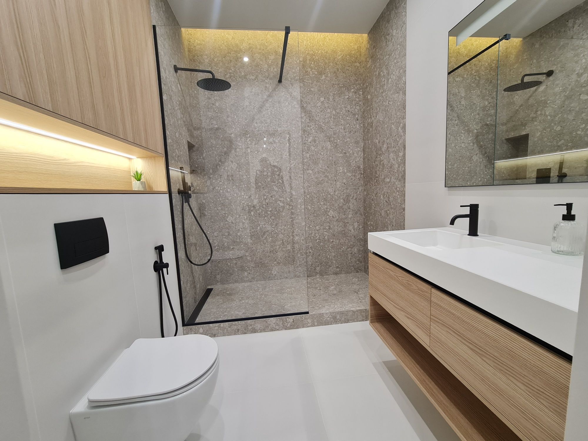 Spacious 50 sq.m Designer Apartment in Shevchenkivskyi District, Kyiv