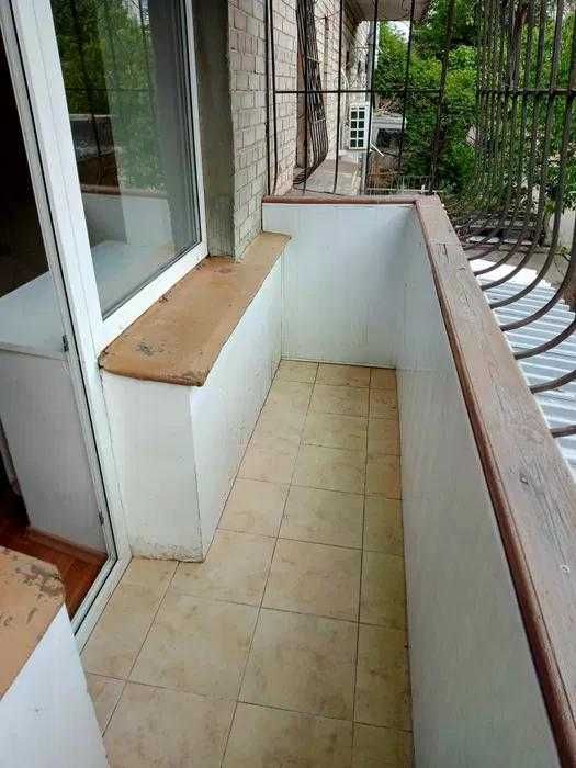 2-Room Apartment in City Center, Second Floor, Quiet Location