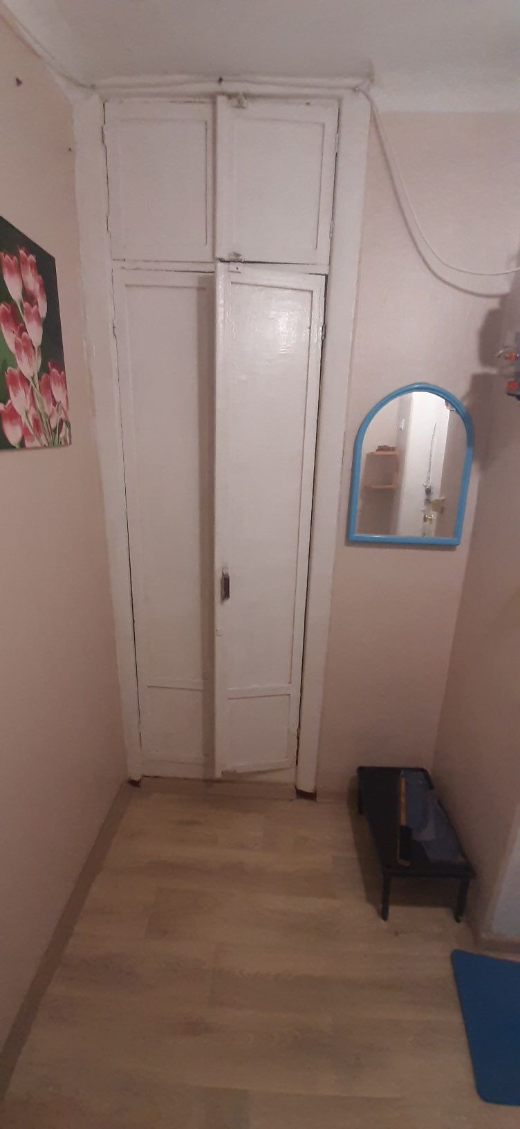 One-bedroom apartment on 4th floor, close to market and shops