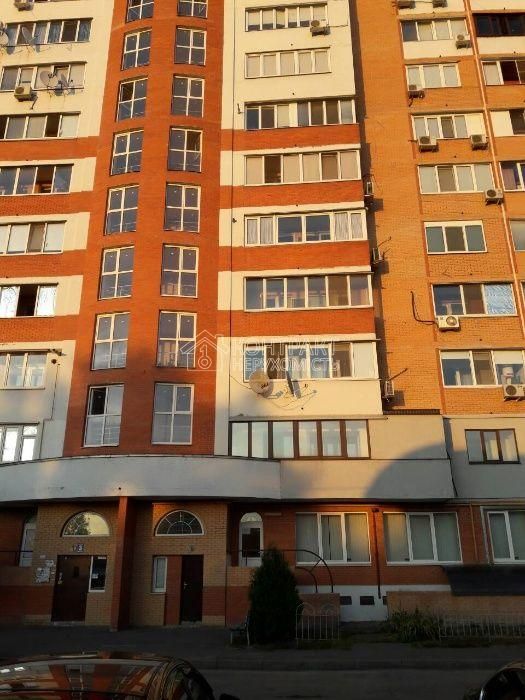 3-room apartment with designer renovation, close to metro