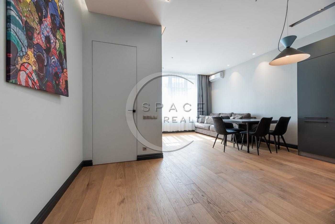 2-Room Apartment in Novopecherski Lipky Complex, Dragomyrova Street