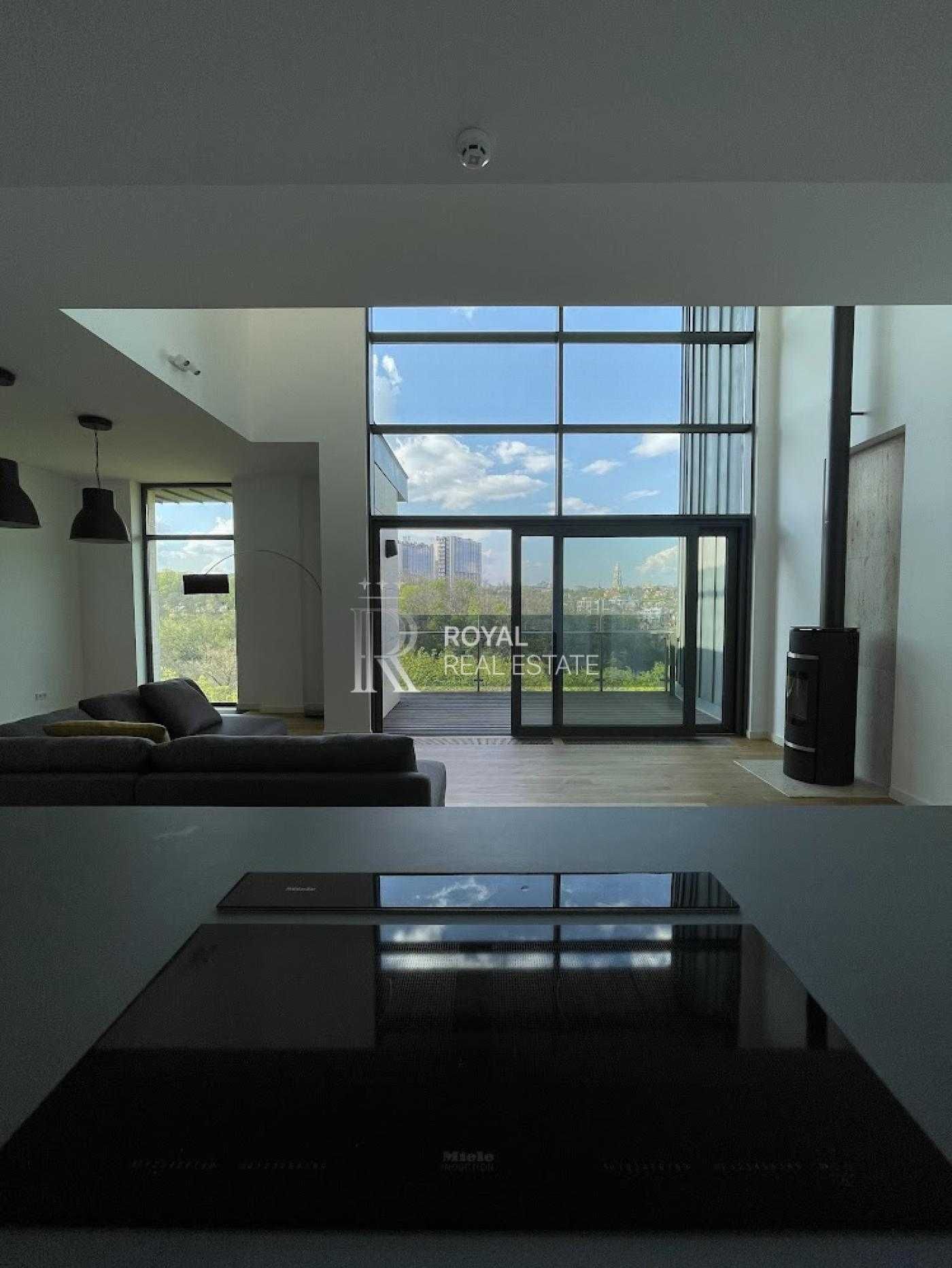Luxurious Two-Level Penthouse with Private Terraces
