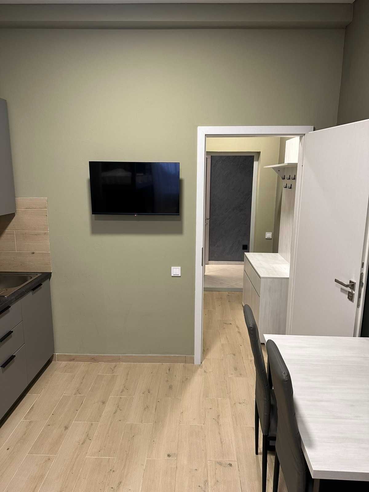 Modern 25m² Room with Private Bathroom and Kitchen