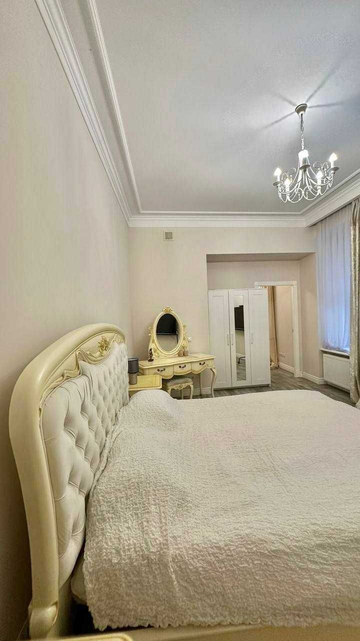 Spacious 2-Room Apartment in Dragomanov Street, City Center