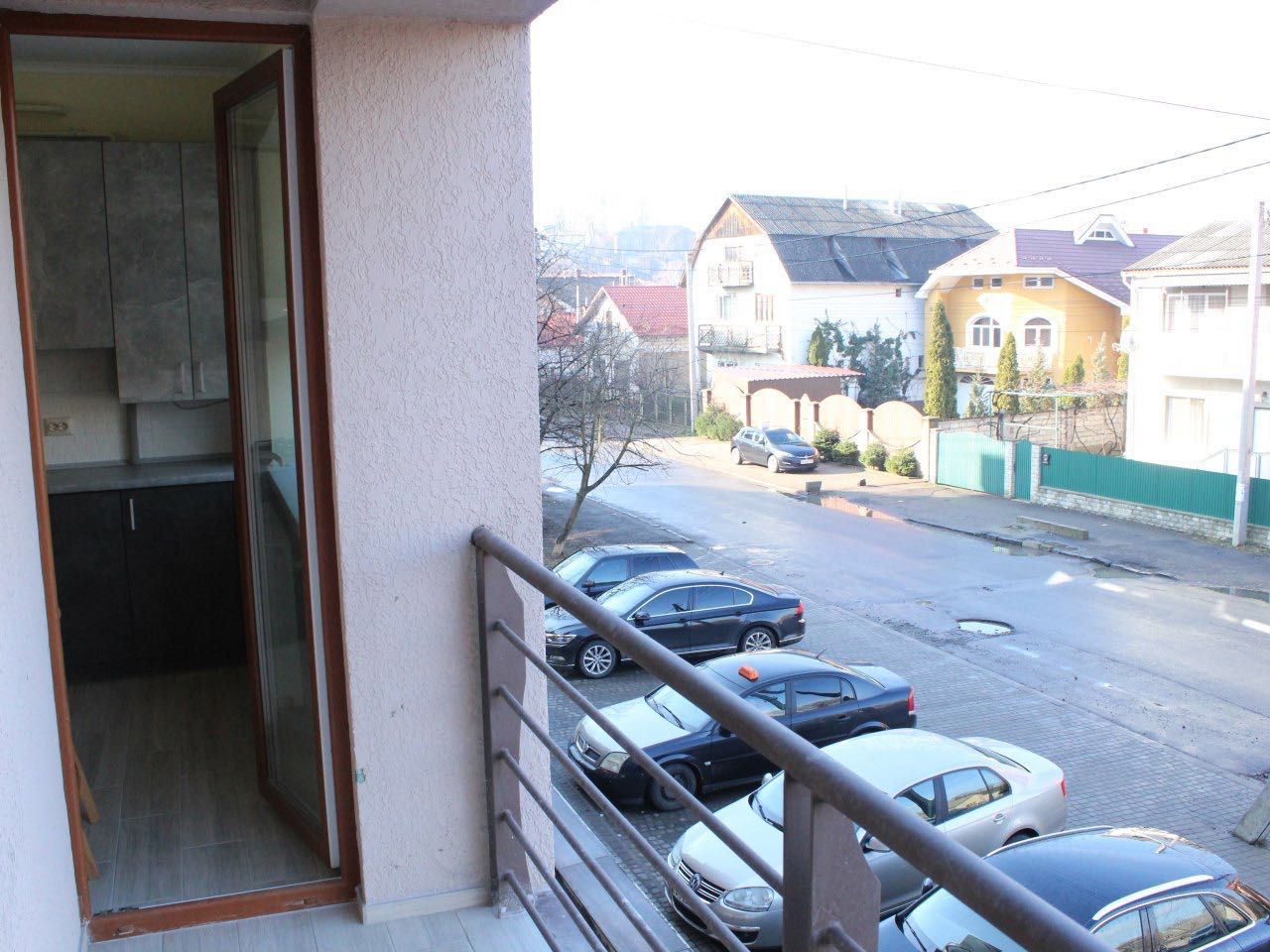 Modern Apartment Near Uzhhorod Castle with CCTV