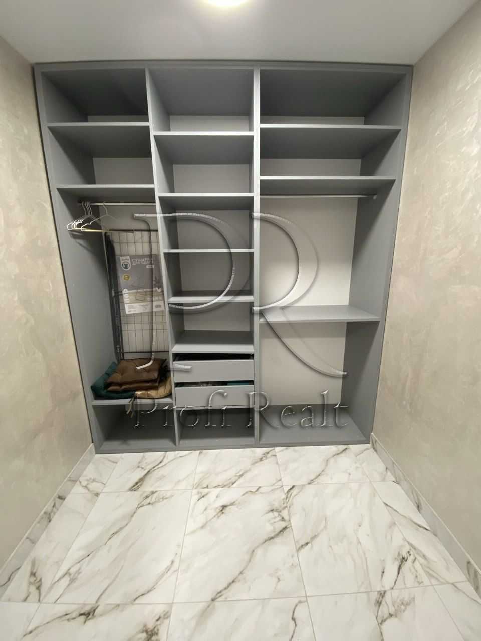 Fully Furnished 1-Bedroom Apartment with Modern Design