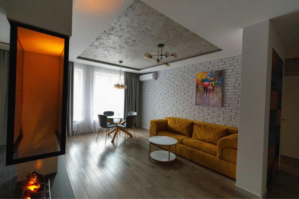 2-Room Business Class Apartment with Designer Renovation