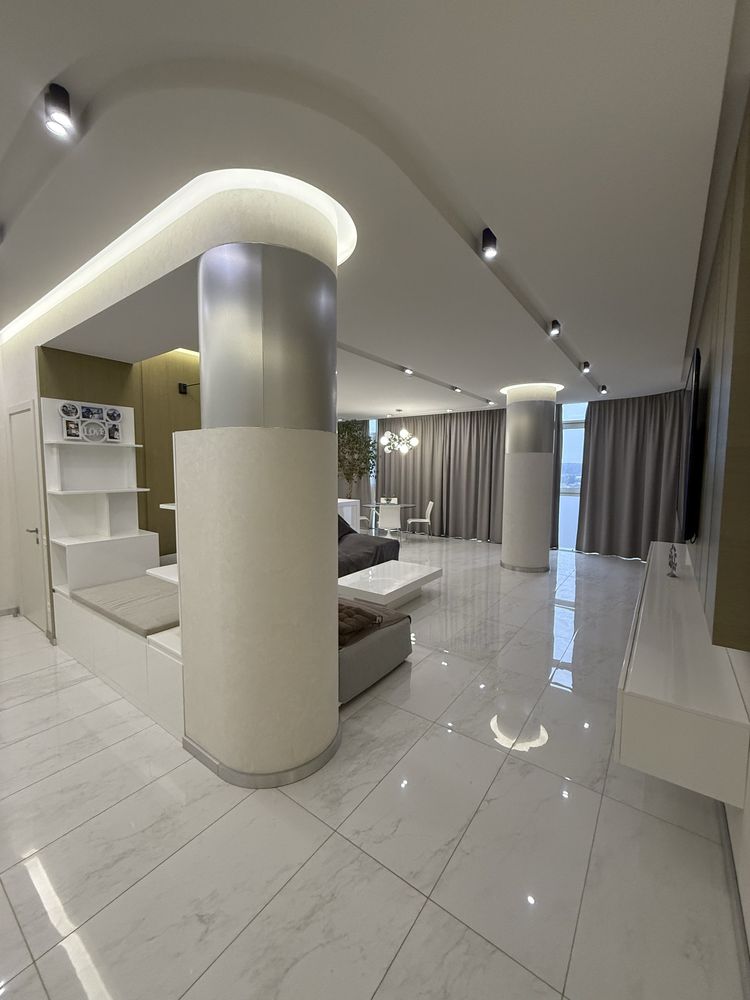 Modern 120m² Apartment Near Forest with Designer Renovation