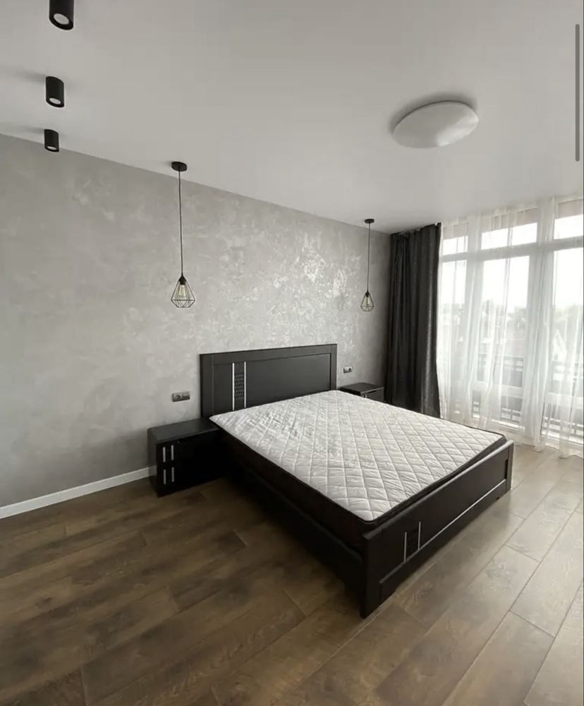 2-Bedroom Apartment with Designer Renovation