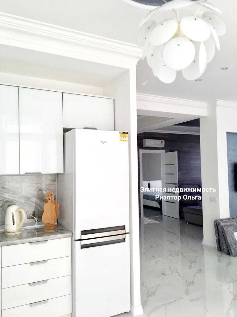 Luxurious 87m² Apartment with Terrace in Golfstream