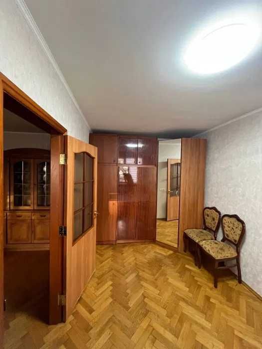 2-Bedroom Apartment Near Pecherska Metro