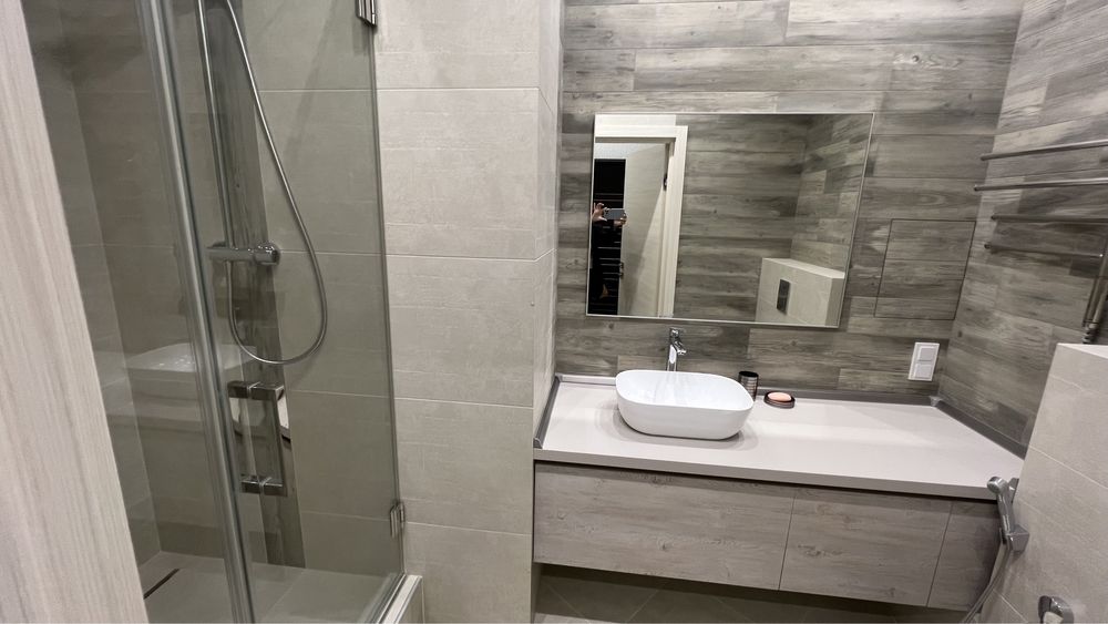 Modern 2-Bedroom Apartment Near Beach with Security