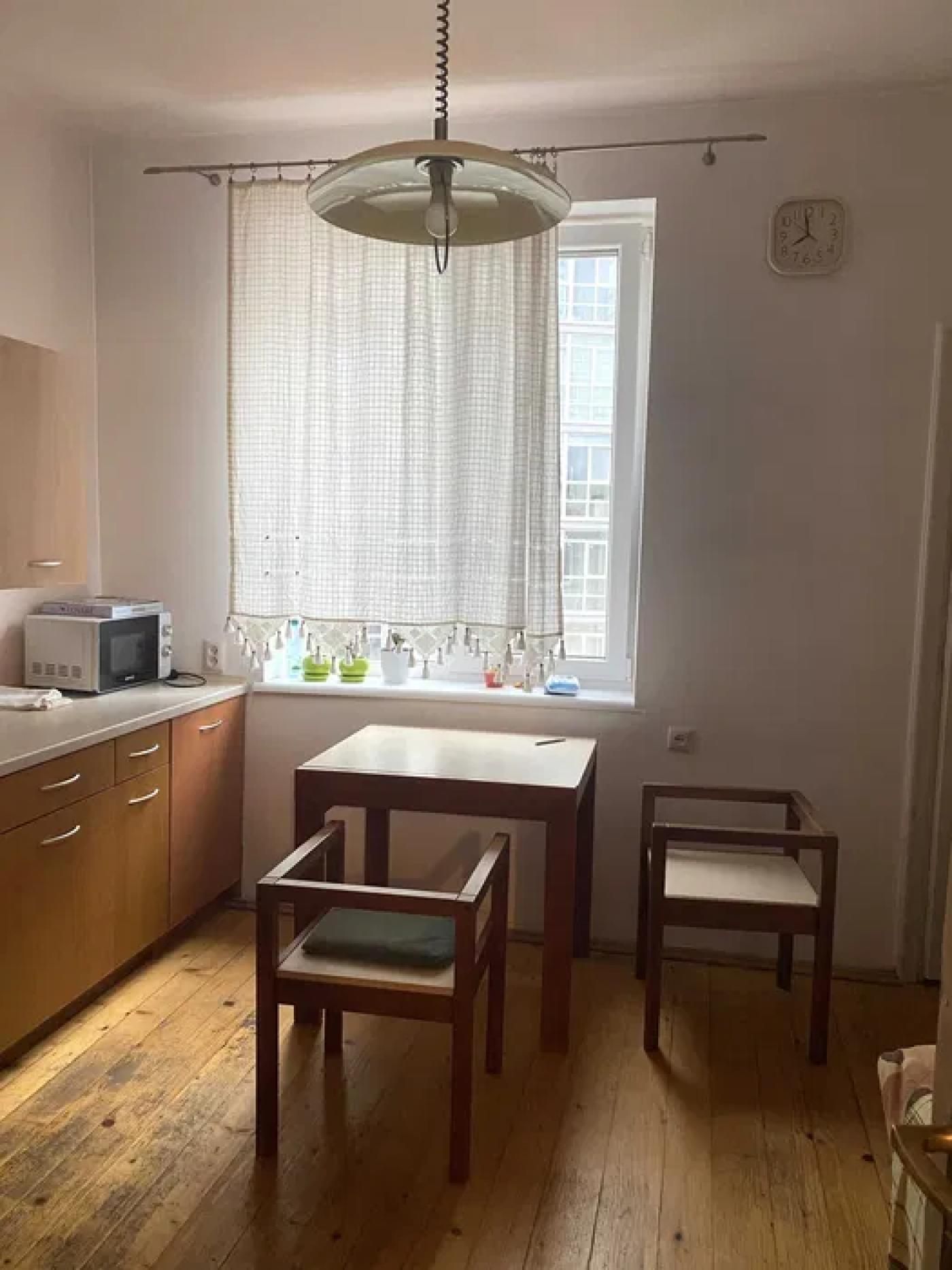 One-bedroom apartment with full amenities and complete furnishing