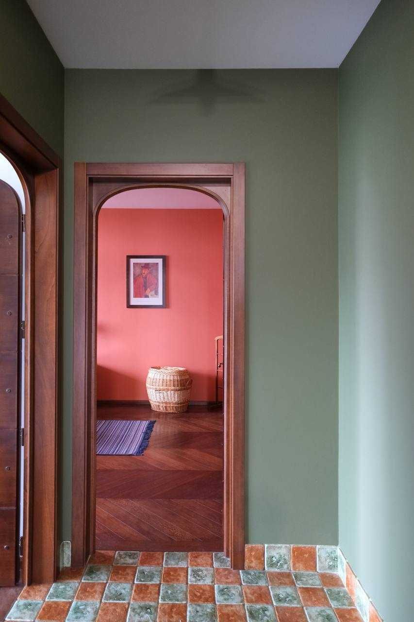 Stylish 3-Bedroom Apartment with Designer Renovation near Vydubychi Metro