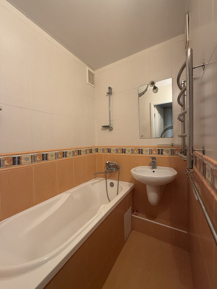 Furnished 2-Bedroom Apartment Near School 18