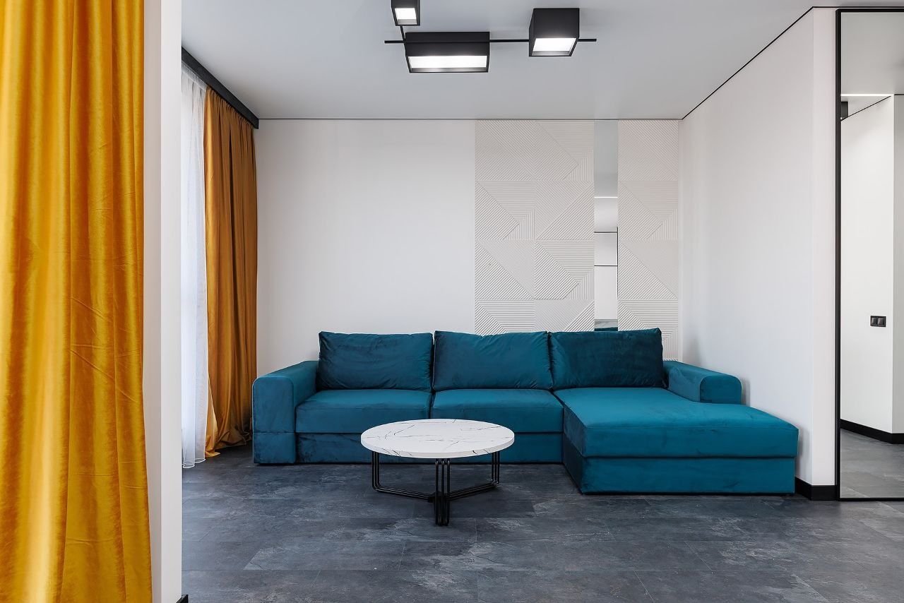 Modern Designer Apartment with Balcony in Business Class Complex