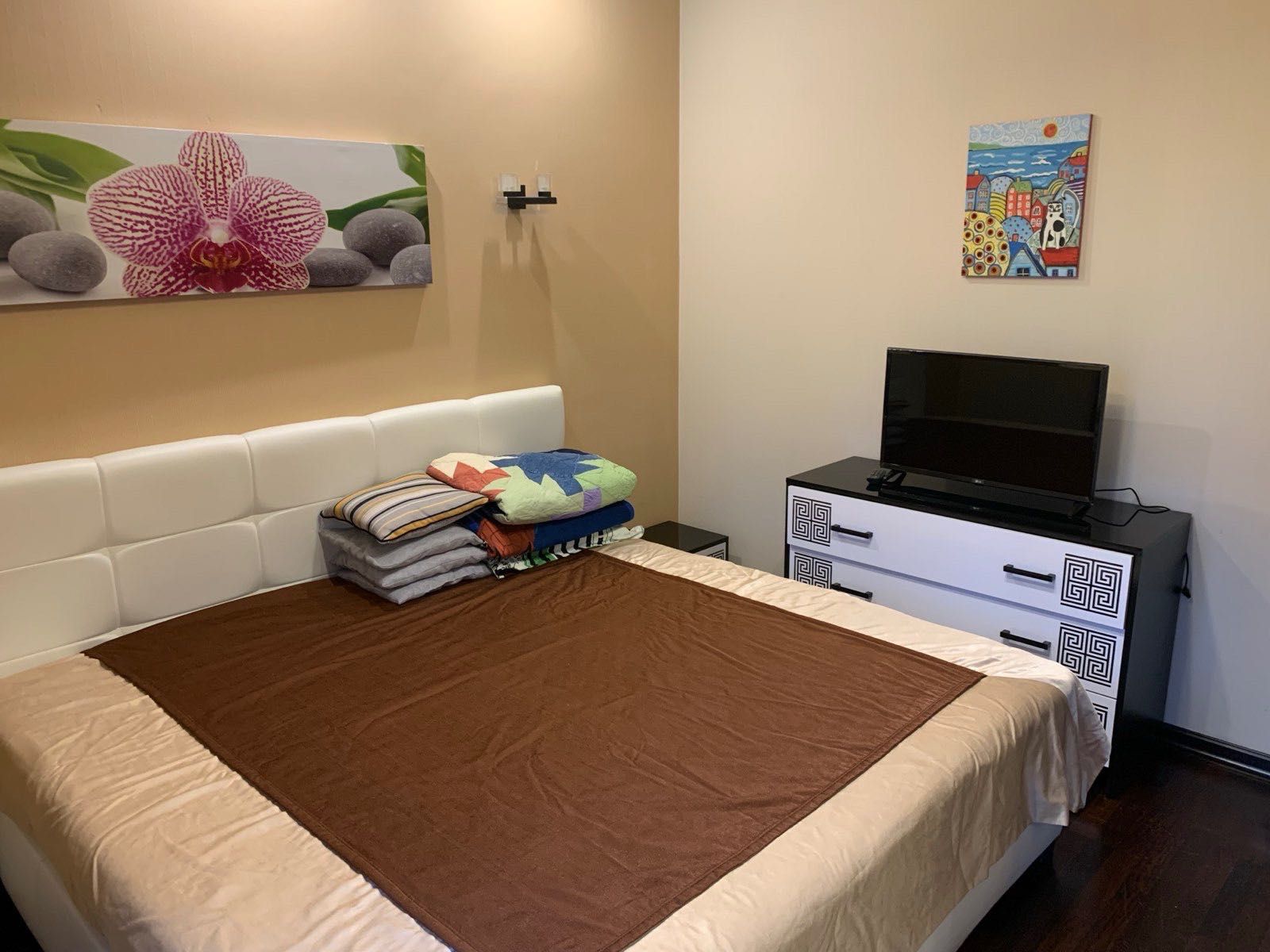 Spacious 4-Bedroom Apartment with Modern Renovation Pechersk
