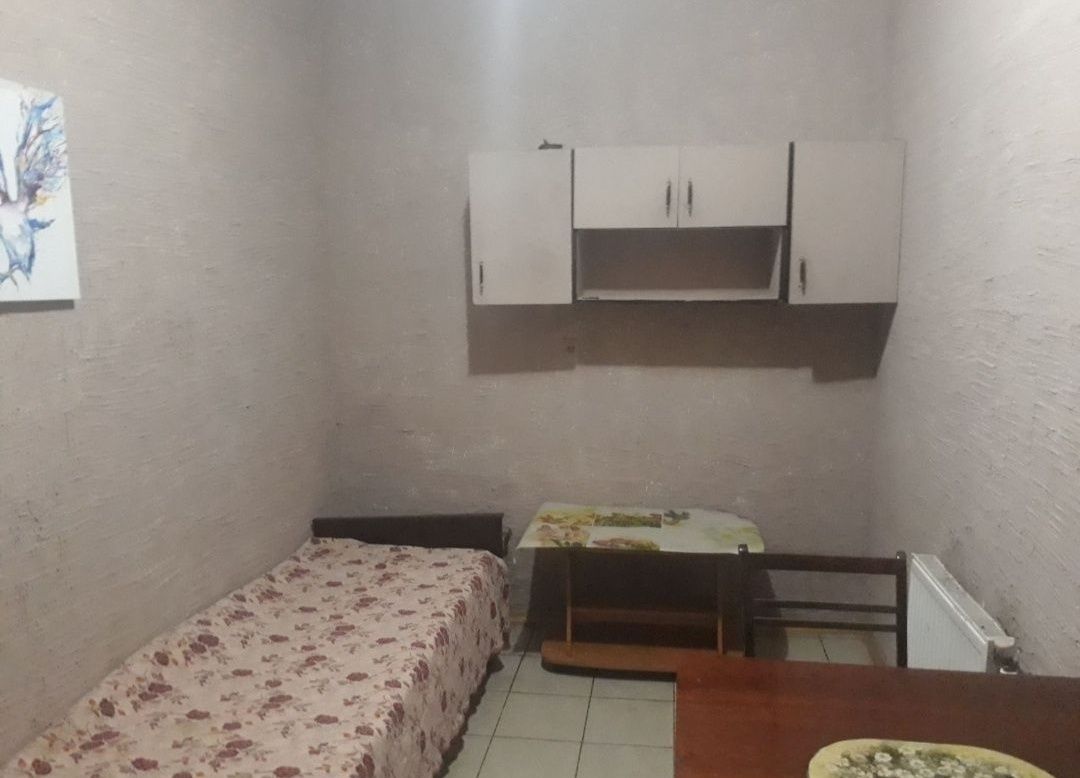 Large Room in Small Apartment, 20 m2, Suitable for 1-2 Adults